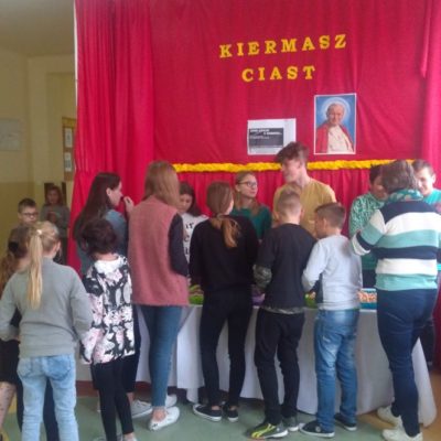 Kiermasz ciast w Drugni